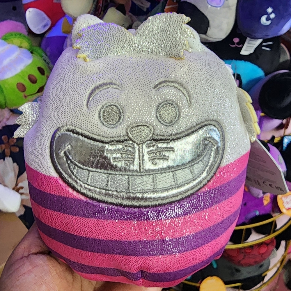 Chesire cat glitter Disney exclusive